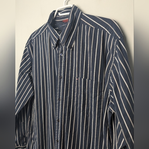 TOMMY HILFIGER Men Casual Buttons Down Shirt Men Long Sleeves Size L 100% Cotton - Picture 2 of 10